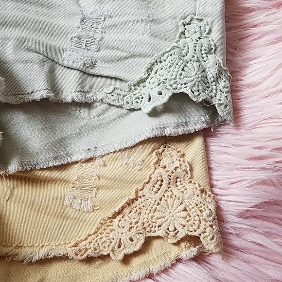 Shorts 2 - Picture 2 of 2